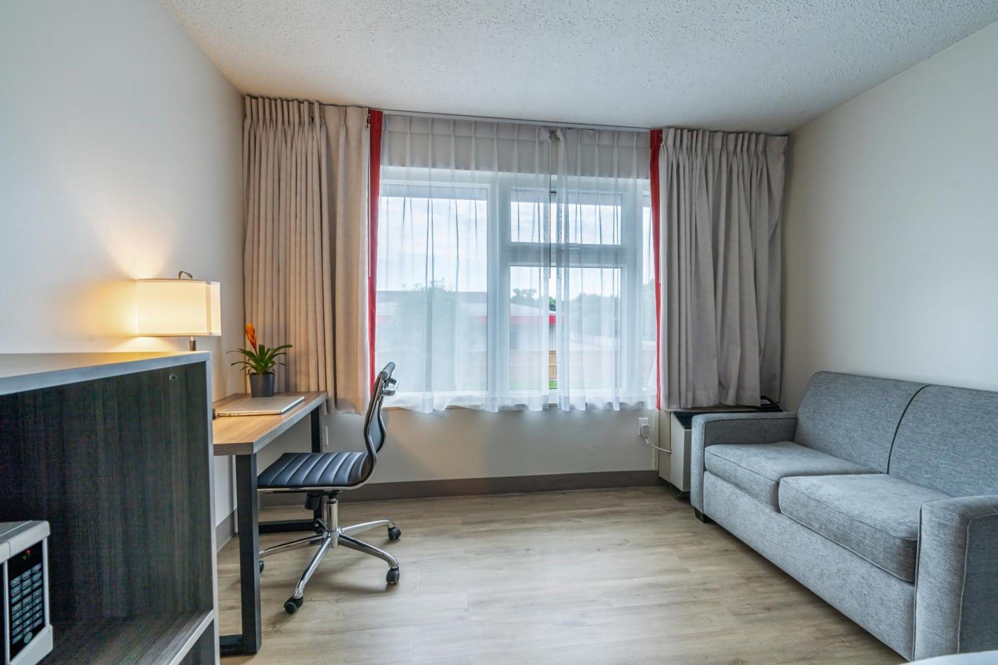 Мотель Ramada By Wyndham Кінгстон Екстер'єр фото
