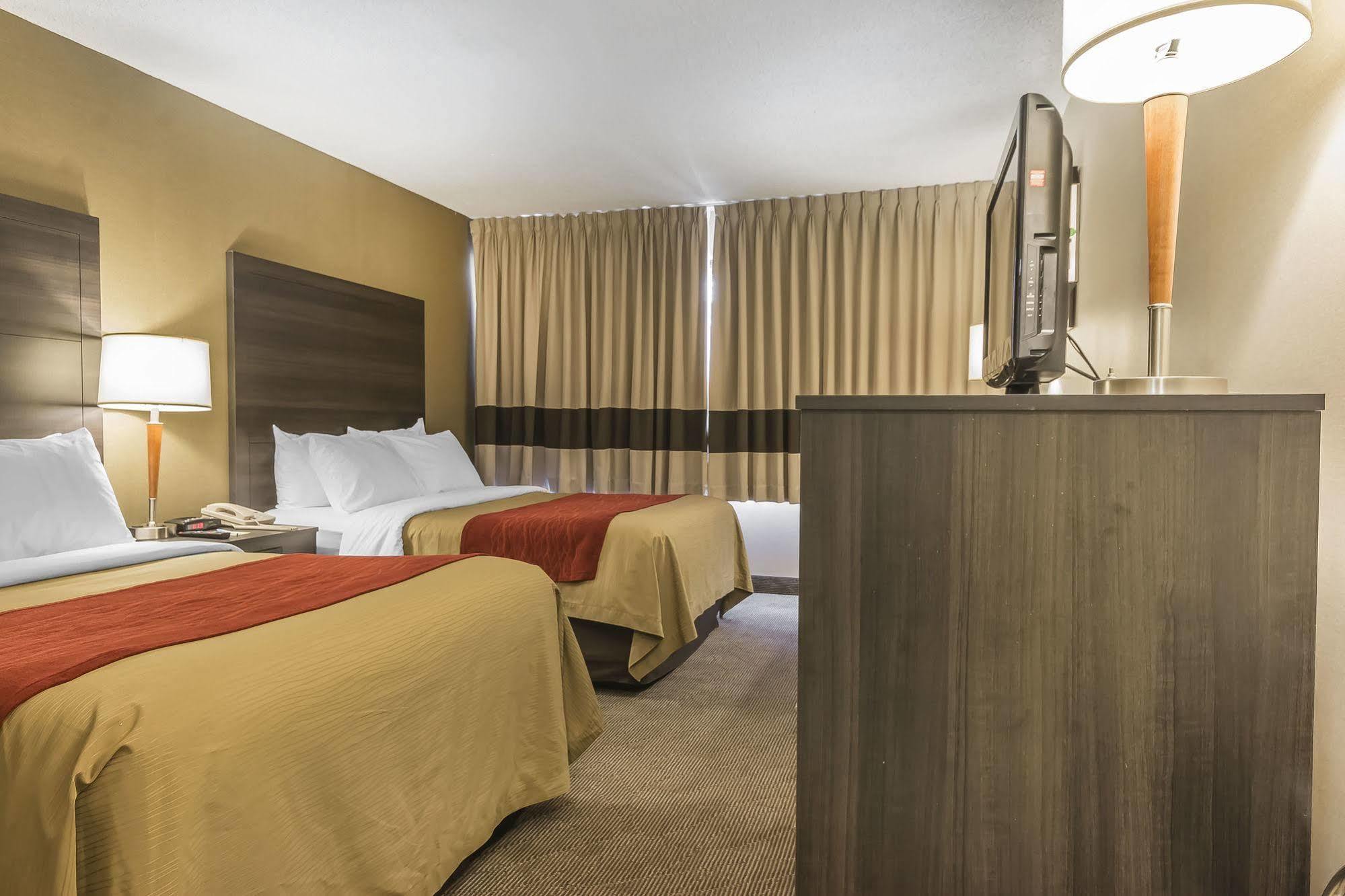 Мотель Ramada By Wyndham Кінгстон Екстер'єр фото