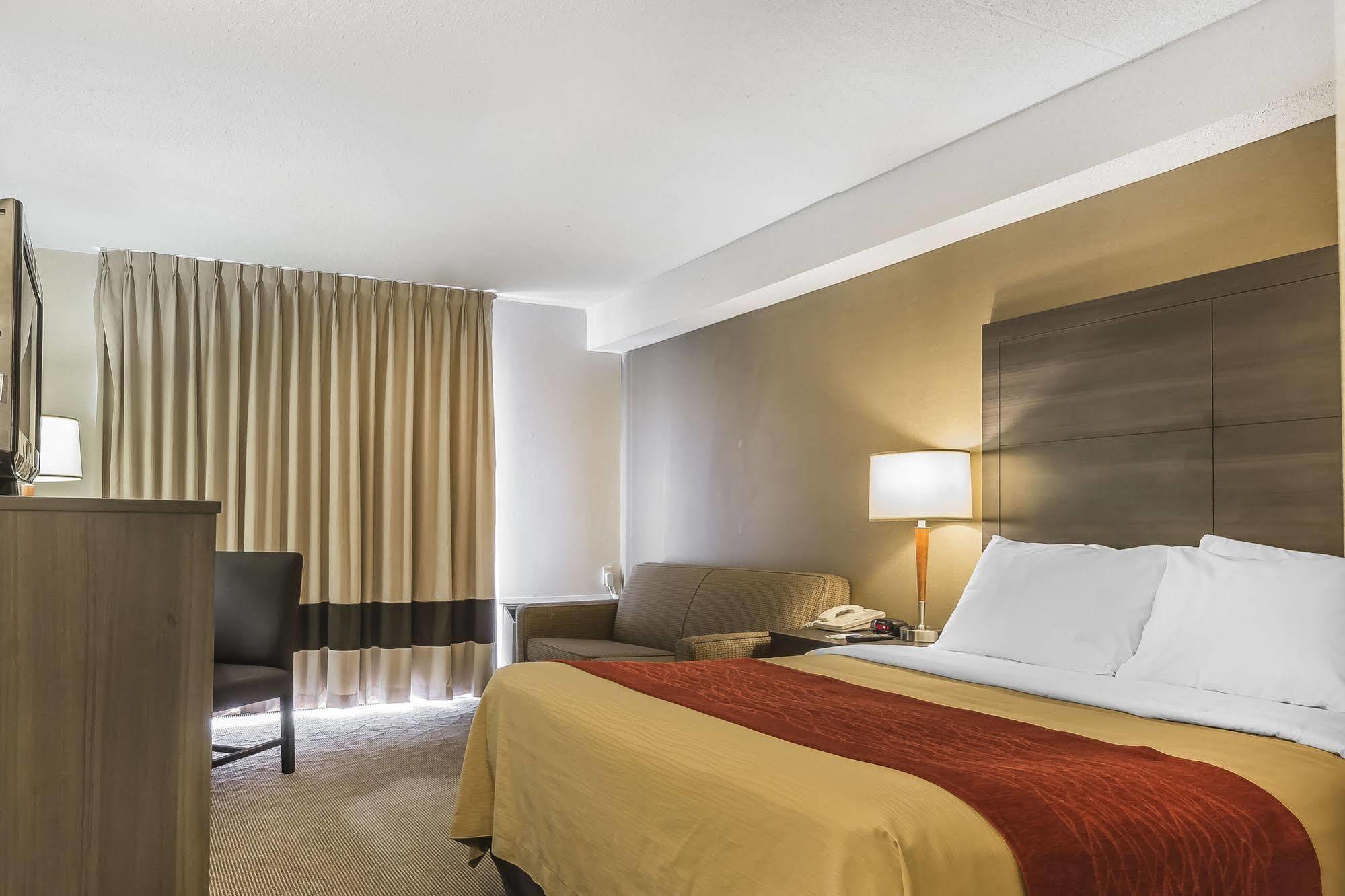 Мотель Ramada By Wyndham Кінгстон Екстер'єр фото