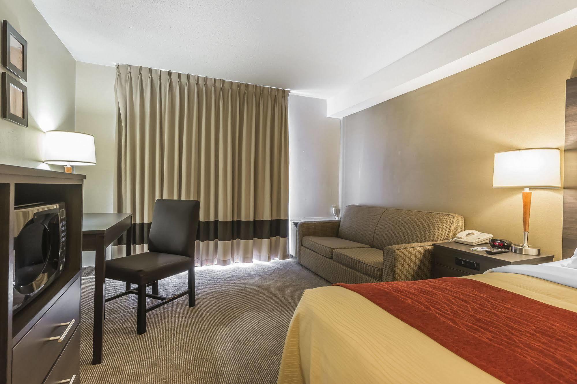 Мотель Ramada By Wyndham Кінгстон Екстер'єр фото